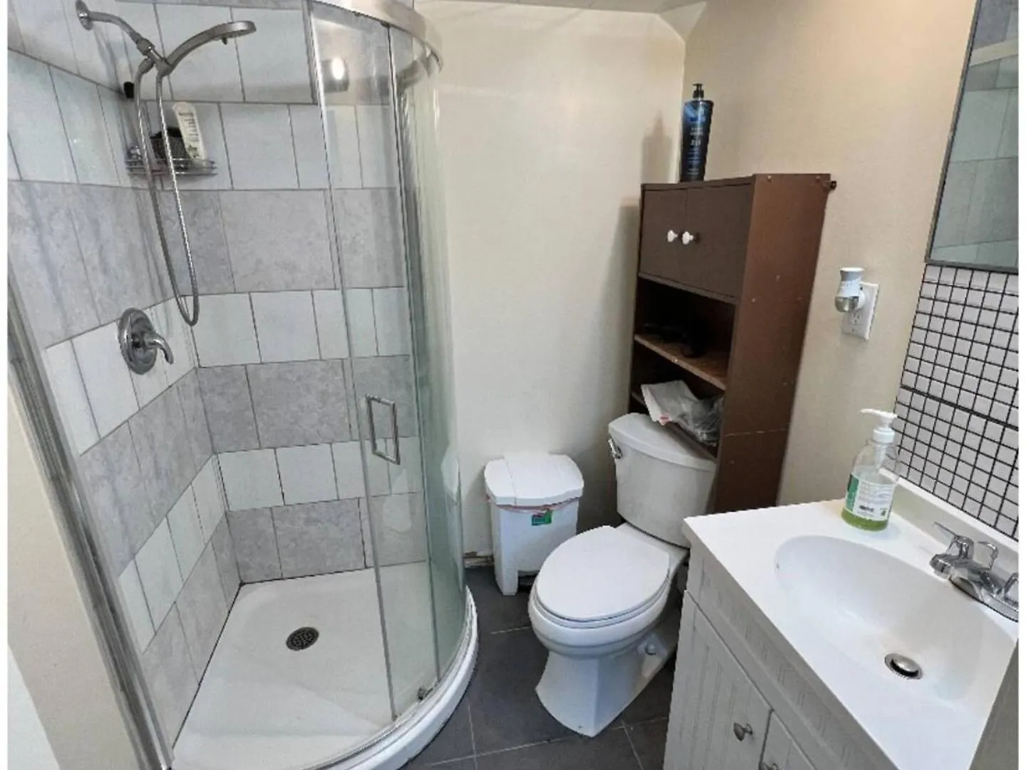 R8 Private Room Near Airport Mississauga Kanada